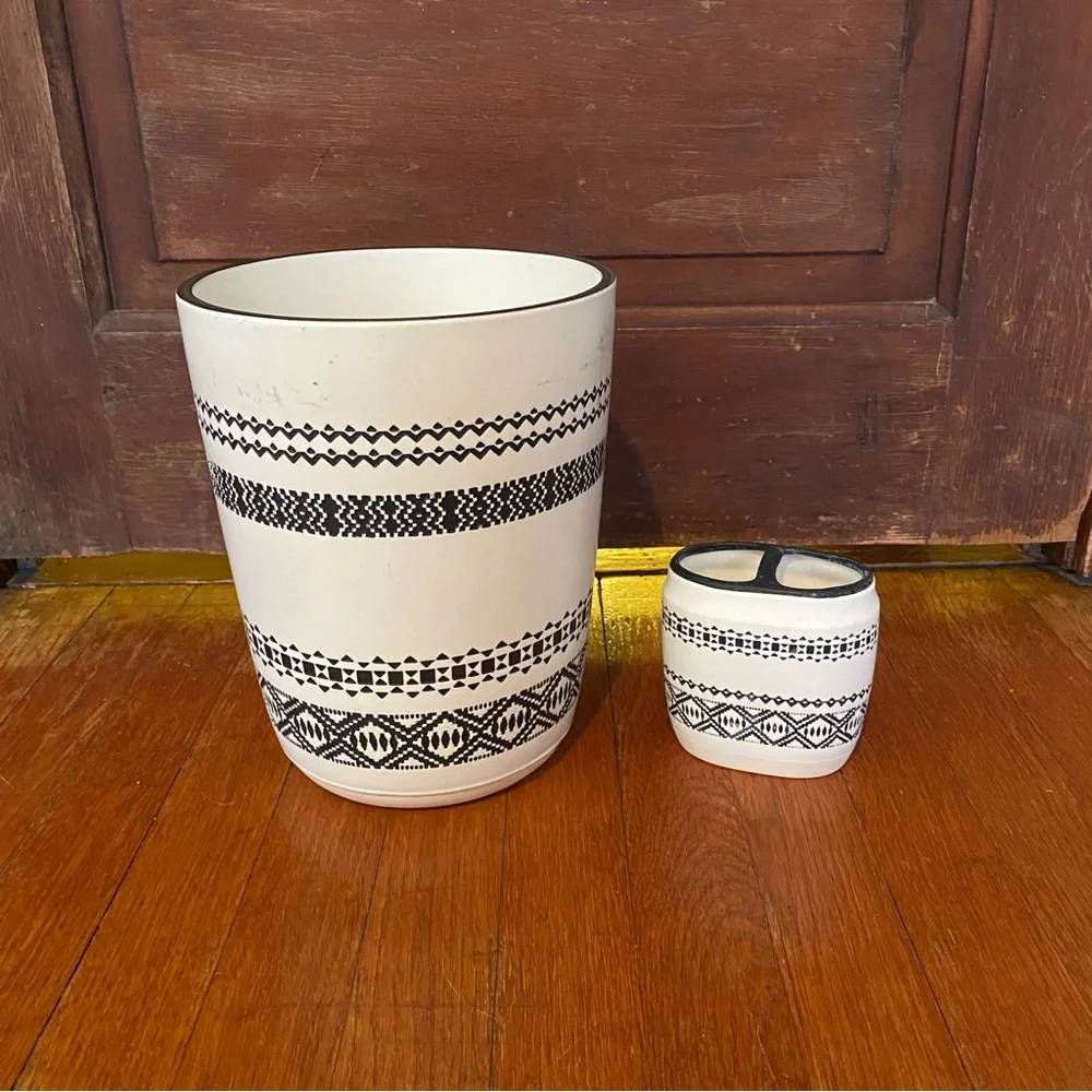 Patterned Black and White Bathroom Trashcan and Toothbrush Holder Set - Picture 1 of 6